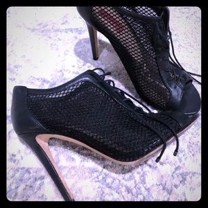 Saks Fifth Avenue Heels 7.5 M